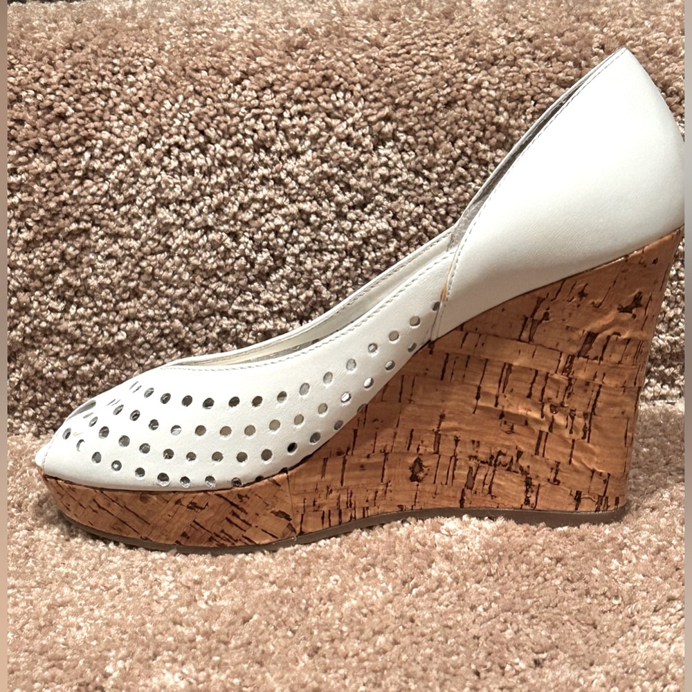 STEVE MADDEN VISIBLE WOMENS HEELS WEDGE SANDALS LEATHER WHITE SIZE 7 PEEP TOE - Picture 5 of 11